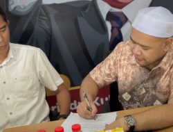 Akhmed Reza Fachlevi Serahkan Berkas Bacalon Wakil Bupati Kukar ke DPC Partai Gerindra