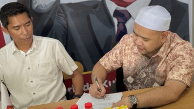 Akhmed Reza Fachlevi Serahkan Berkas Bacalon Wakil Bupati Kukar ke DPC Partai Gerindra