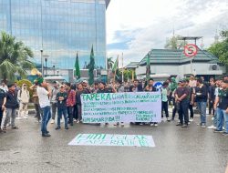 HMI Cabang Samarinda Gelar Unjuk Rasa di Depan Kantor Gubernur Kaltim